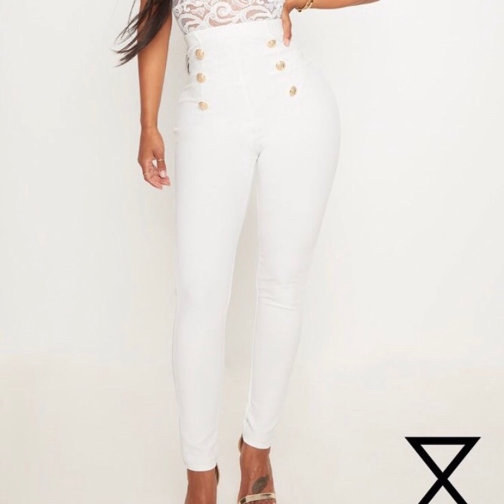 White military button skinny trousers